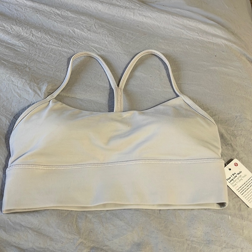 Brand new never worn Lululemon Flow Y Bra Long Line “Nulu” sports bra